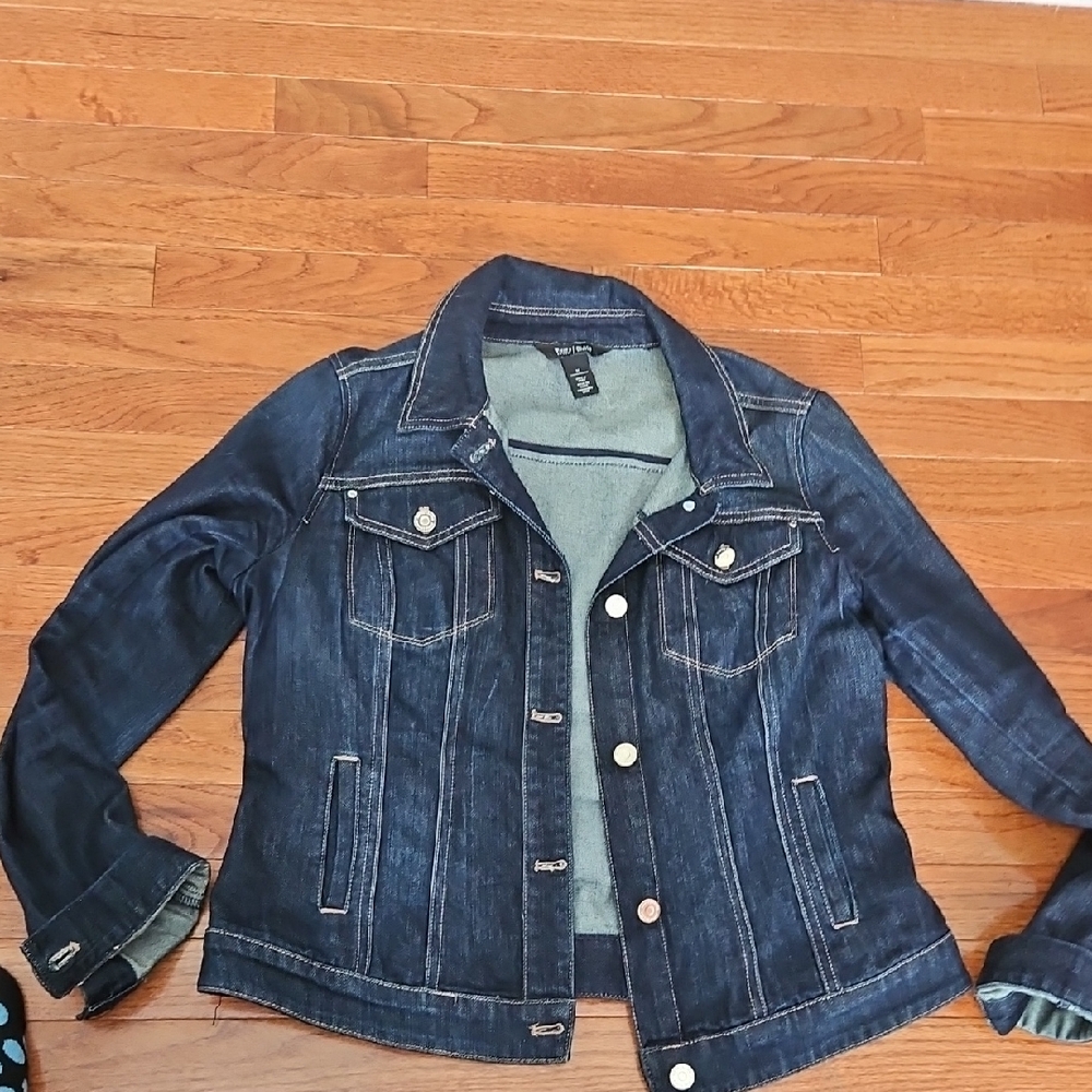 Classic Blue Jean Jacket with Contrast Stitching
